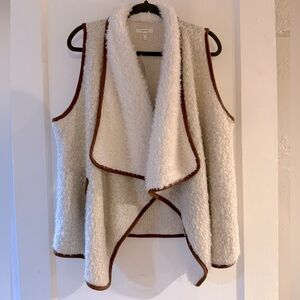 Maurice’s Sherpa Drape Vest Size L/Xl